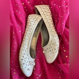 USED— Girls Sperry White Silver Laser Cut Leather Ballet Flat w/ Bow size 3